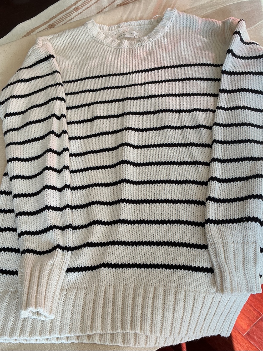 Aero Postal, crew sweater, White base with horizontal black stripes size XS